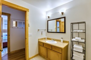 Garden Haus Cottage Bathroom