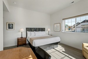 Wunderbar Condo Bedroom