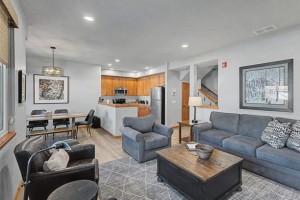 leavenworth townhome with living room and kitchen view